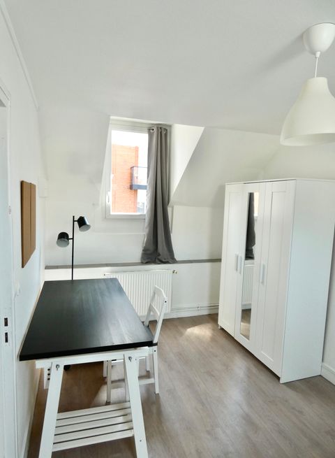 Chambre Prao - Espace de travail et rangements