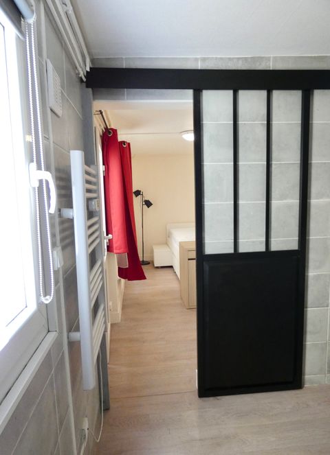 Chambre Yole - Salle de bain privative avec WC et lavabo